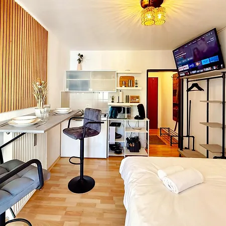 'goldpath' Passau-central-pizzaria-kaffee-innpromenade-uniwiese-wiputv Apartmán Pasov