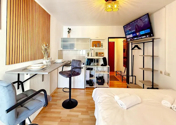 'goldpath' Passau-central-pizzaria-kaffee-innpromenade-uniwiese-wiputv 아파트 파사우